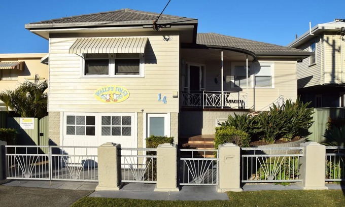 South West Rocks House | Wally's Folly - Beachside Retreat with Ocean Views