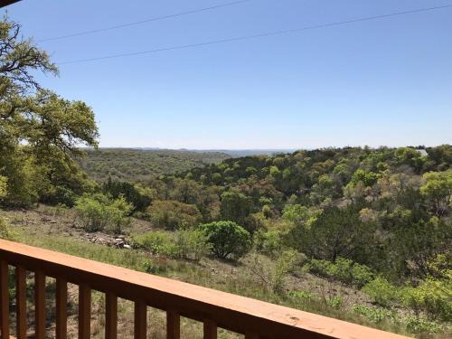 Fredericksburg Bed & Breakfast | Pet-Friendly Walnut Canyon Cabins with Hot Tub & Breakfast