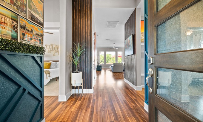 McNeil House | Inviting Walnut Creek Poolside Retreat - Steps from The Domain