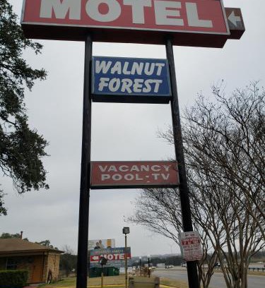 Walnut Forest Hotel | Family-Friendly Walnut Forest Motel for Memorable Getaways