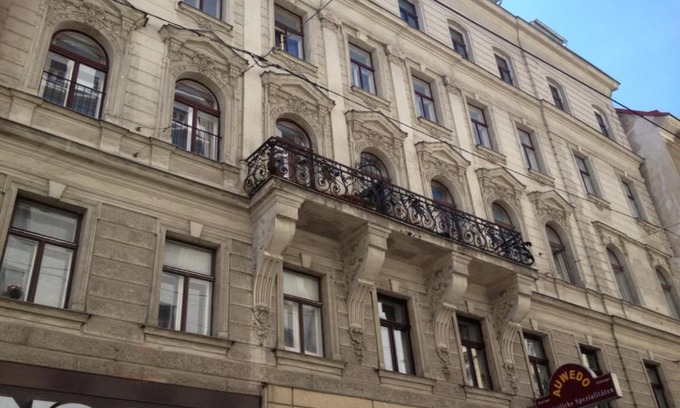 Josefstadt Apartment | Discover Walzhofer Apartment - Family-Friendly Retreat
