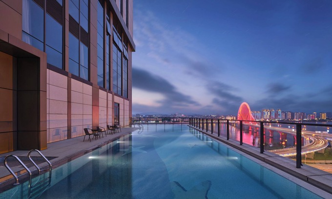 Huadu Hotel | Discover Wanda Realm Yudu Ganzhou: Family-Friendly Retreat
