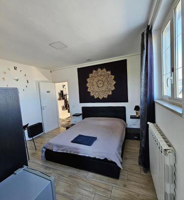 Pomezia House | Wanderlust Retreat: Guest Rated 9/10 for Your Next Escape