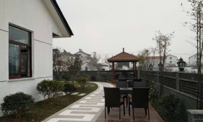 Wuzhong House | Family-Friendly Stay at Wang Tian Ju with Kitchen Access