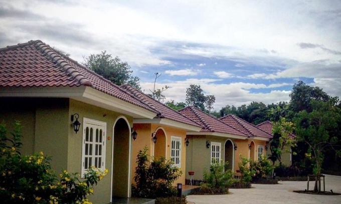 Nakhon Sawan Resort | Cozy Wangpla Villa Resort: Breakfast & Family-Friendly Stay
