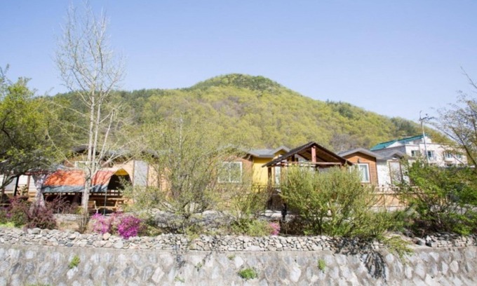 Konggi House | Discover Wanju Cypress Forest Story Pension with Pool & Breakfast