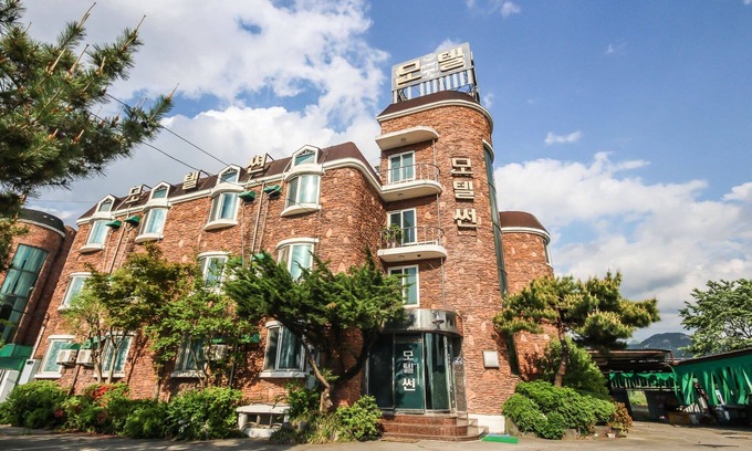 Wanju Hotel | Eco-Friendly Stay at Wanju Sun with Breakfast Included