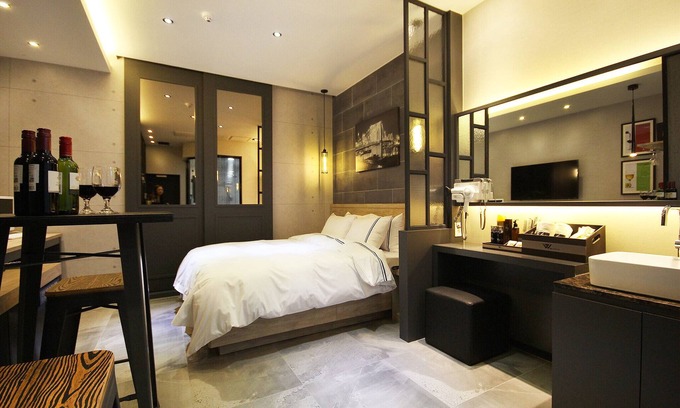 Wanju Hotel | Eco-Friendly Wanju Wine: Guest Rated 9.6 with Hot Tub