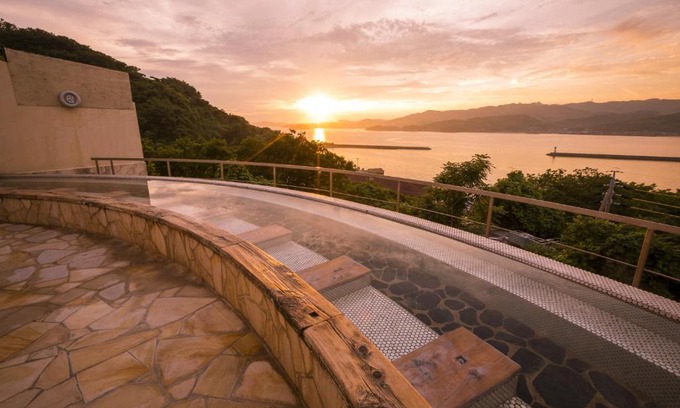 Nishiuracho Hotel | Relax at Wano Resort Hazu with Hot Tub & Easy Access