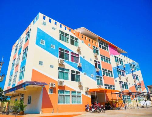 Songkhla Hotel | Discover Wansiri Mansion: Family-Friendly and Accessible Stay