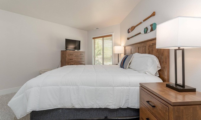 Wapato Point Condo | Wapato Point Condo with Resort Amenities! 2bed/2bath, ground floor w/washer, unit 612