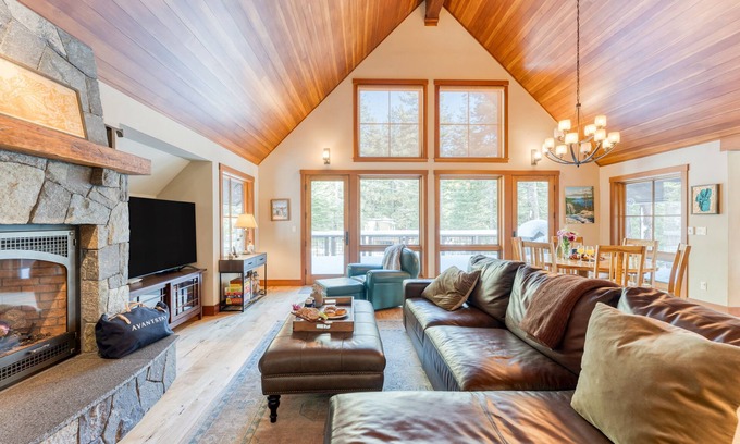 Sunnyside House | Ward Creek by AvantStay | Walk to Lake in Sunnyside