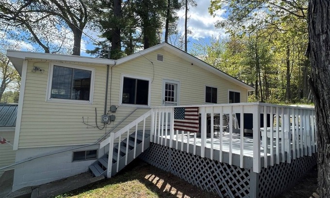 Standish Cottage | WARD'S COVE Sebago Lake