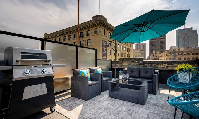 Exchange District Condo | Prime Warehouse Loft in Exchange District with Pool & Parking