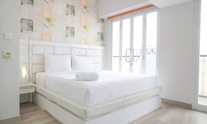 East Kuningan Apartment | Cozy 1Br Living at 8th Ambassade Kuningan with Pool