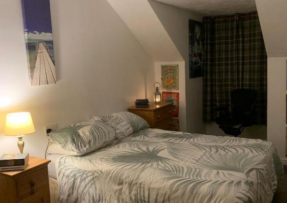 Burnham-on-Sea House | Cozy Double Bedroom with Ocean View and Breakfast Included