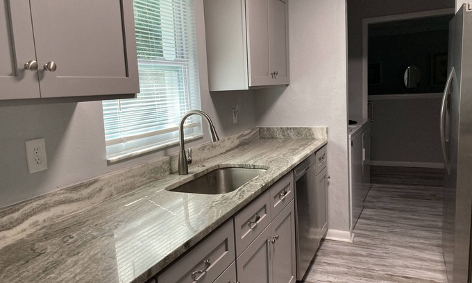 Spring Hill House | Cozy Retreat in Peaceful Neighborhood with Breakfast Included