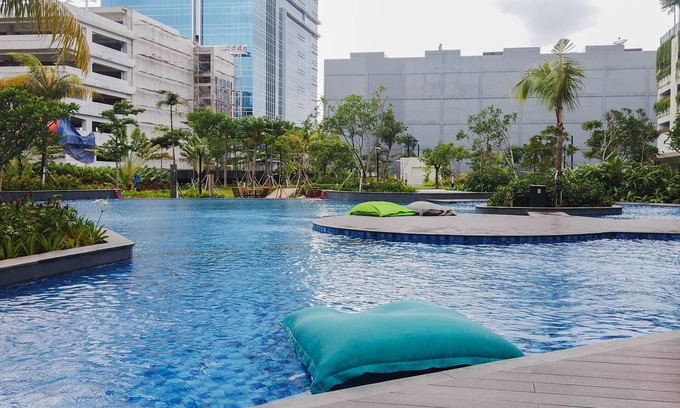 Kelapa Gading Timur Apartment | Elegant 2Br Kensington Royal Suites with Pool & Breakfast