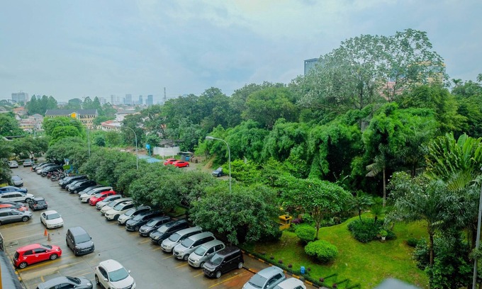 Kebagusan Apartment | Cozy 2BR Apartment in Kebagusan City with Pool and Kitchen