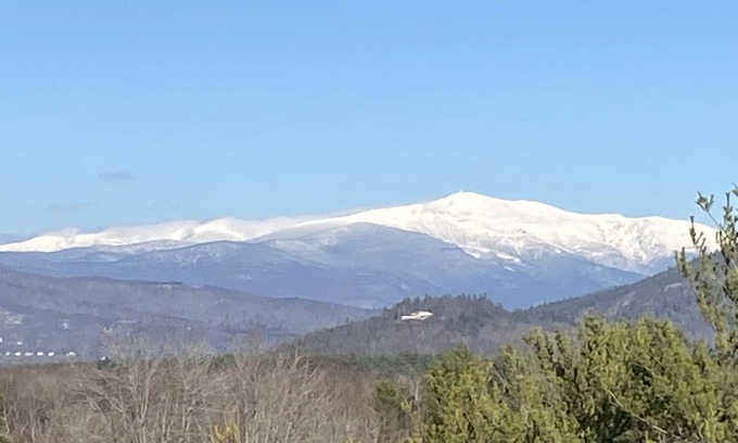 Bartlett Condo | Cozy Retreat Just 1 Mile from Attitash Ski Mountain