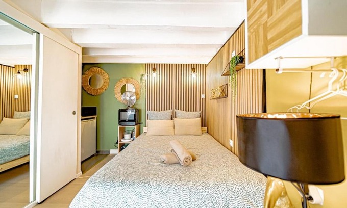 Jules Ferry - Recamier Apartment | Child-Friendly Studio Bugeaud near Métro Brotteaux