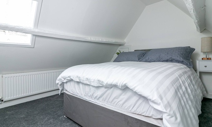 Stevenage Apartment | Bright Two-Bed Apartment with Family-Friendly Amenities