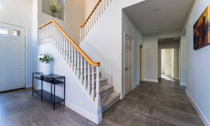 Westpark House | Cozy Retreat in Avignon: Pet-Friendly with Breakfast Included