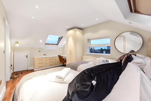 Fortune Green Apartment | Warm & Cozy 2-Bed Flat-Perfect for Groups!