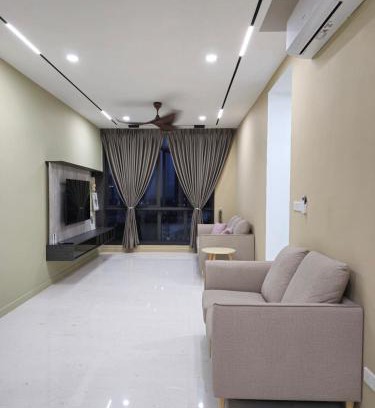 Central District Apartment | Warm Heart Stay 温欣居Sky88 4Guests 2Bed2Bath