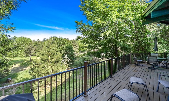 Bellaire House | Inviting Retreat: Family-Friendly Stay with Pool & Spa