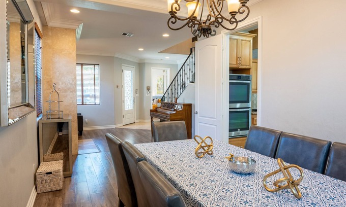 Sherman Oaks House | Cozy Mediterranean Home with Pool & Spa Near Universal Studios