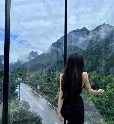 Wulingyuan House | Welcoming Getaway with Hot Tub & Family-Friendly Vibes