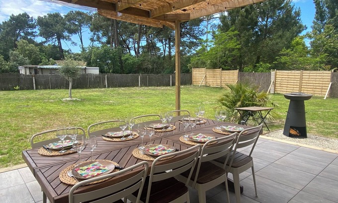 Soulac-sur-Mer House | Cozy Retreat for 8 with Family-Friendly Kitchen Access