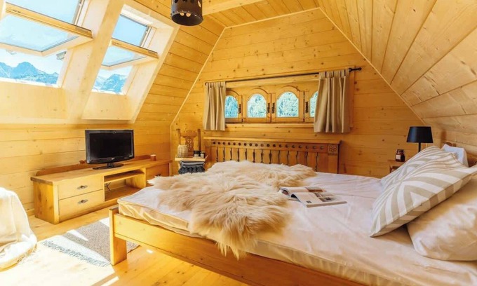 Koscielisko Apartment | Modern Podhalanski Retreat with Spa & Pet-Friendly Amenities