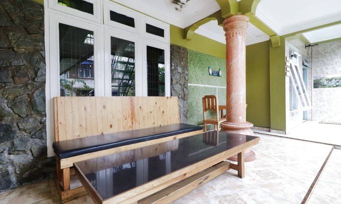 Binjai Hotel | Welcoming Waroeng Transit & Depary Homestay Awaits You