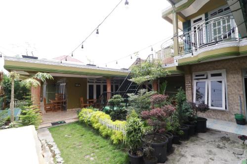 Binjai House | Comfortable Waroeng Transit & Depary Homestay with Breakfast