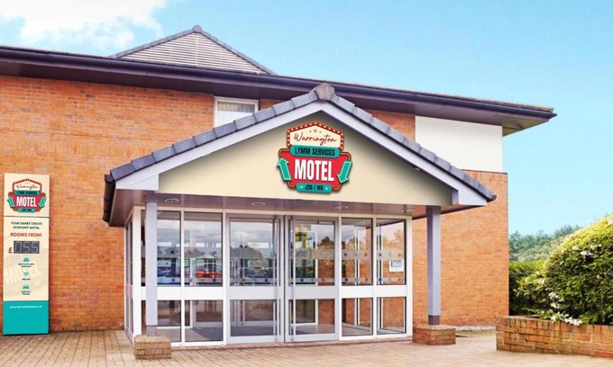 Lymm Hotel | Welcoming Warrington Motel Near M6 with Great Amenities