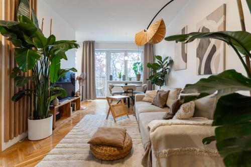 Praga Poludnie Apartment | Explore Warsaw Concierge Kinowa Gardens - Family-Friendly Stay