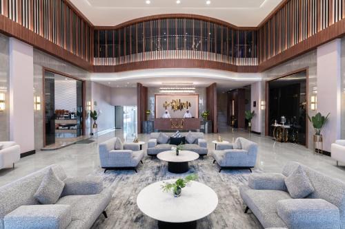 Al Jubail Hotel | Discover Warwick Al Jubail Hotel: Pool, Breakfast & More