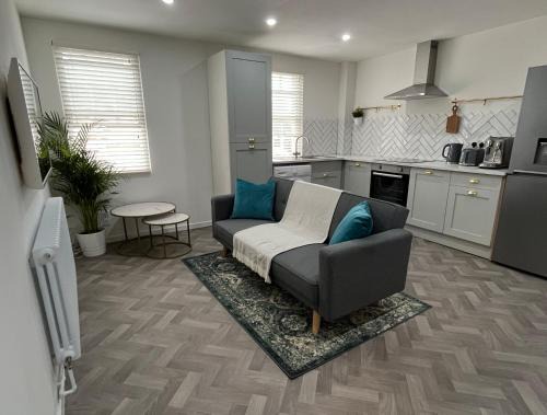 Warwick Town Centre Apartment | Family-Friendly Warwick Town Centre Hotel for Memorable Stays
