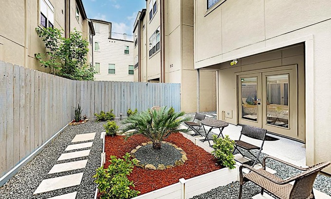 Washington Ave./ Memorial Park House | Prime Child-Friendly Stay at Washington Corridor, 4-Star Rated