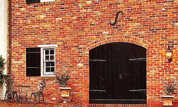 Old Town Alexandria Villa | Family-Friendly Stay at Alexandria's Upper Carriage House