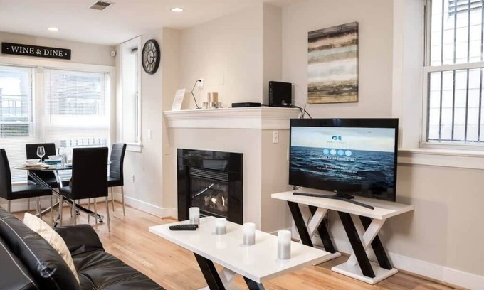 Logan Circle Condo | Convenient Thomas Circle Condominium with Kitchen & Pet Friendly