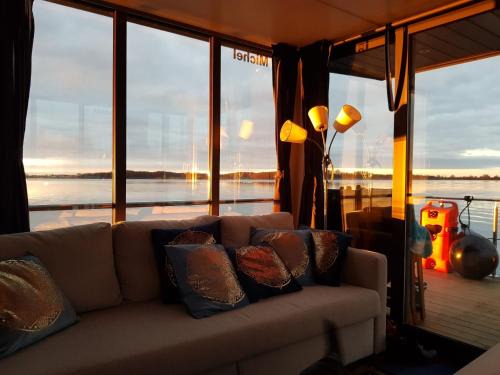 Werder Apartment | Wasserapartment Cityport: Unique Floating Vacation Home