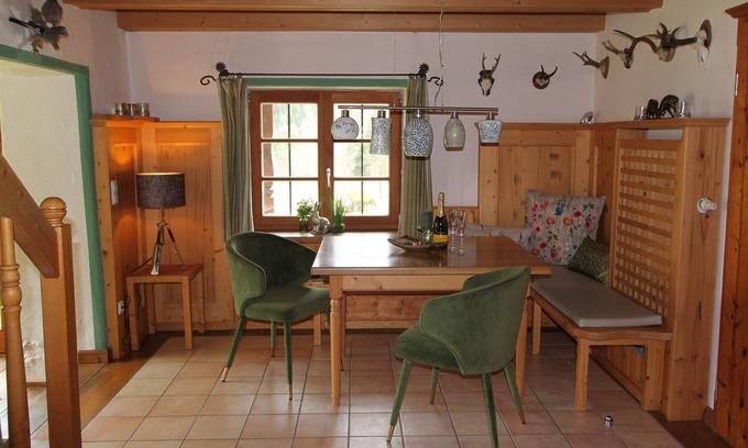 Aschau im Chiemgau Apartment | Family-Friendly "wasserfall" Retreat with Two Extra Bedrooms