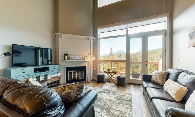 Wildernest Apartment | Inviting Watch Hill Lofted: Child-Friendly with Hot Tub