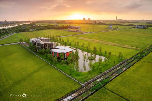 Dongshan House | Discover Watch House: Family-Friendly Retreat with Pool
