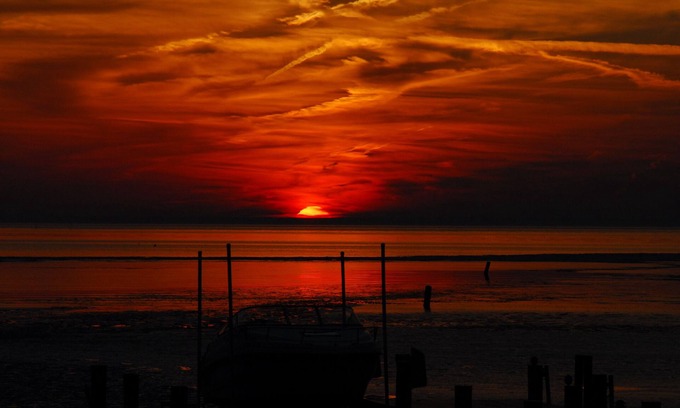 Claiborne House | Experience Breathtaking Sunsets Over the Eastern Bay!