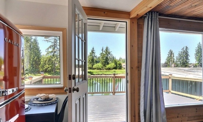 Gig Harbor House | Relaxing Water Escape with Ocean View & Pet Friendly Amenities
