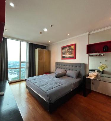 Old Jakarta Apartment | Relaxing Water Fountain View Ancol Apartment with Pool
